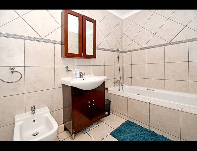 4 BEDROOM FREEHOLD FOR SALE IN HIGHWAY GARDENS